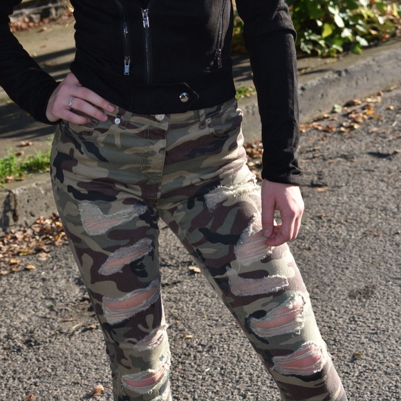 SUPER SEXY & CUTE CAMOUFLAGE JEANS DISTRESSED - Picture 7 of 8
